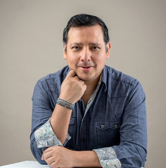 Alfredo Cuadros Laos - Facilitador de Constelaciones Familiares y Terapeuta Sistémico en Lima
