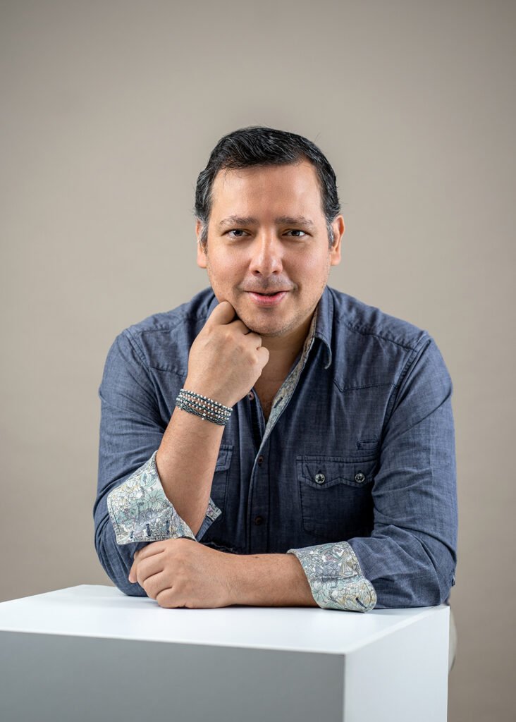 Alfredo Cuadros Laos - Facilitador de Constelaciones Familiares y Terapeuta Sistémico en Lima